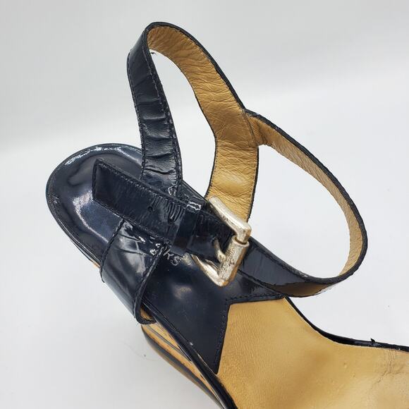 Michael Kors Pacific Patent Leather Wedge Buckle Strap Sandal Heel Shoe 7.5 - Picture 9 of 10